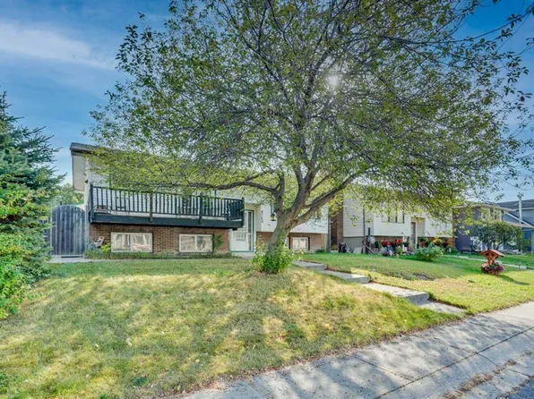 4764 W Rundlewood Dr NE, Calgary, AB T1Y 2P1