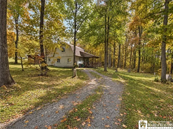3547 Moon Rd, Ellicott, NY 14107