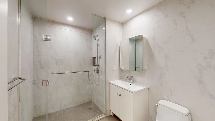 Rented by Bond New York | media 26