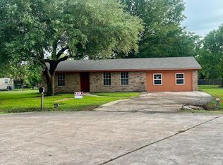 2510 Goldenrod St, Highlands, TX 77562