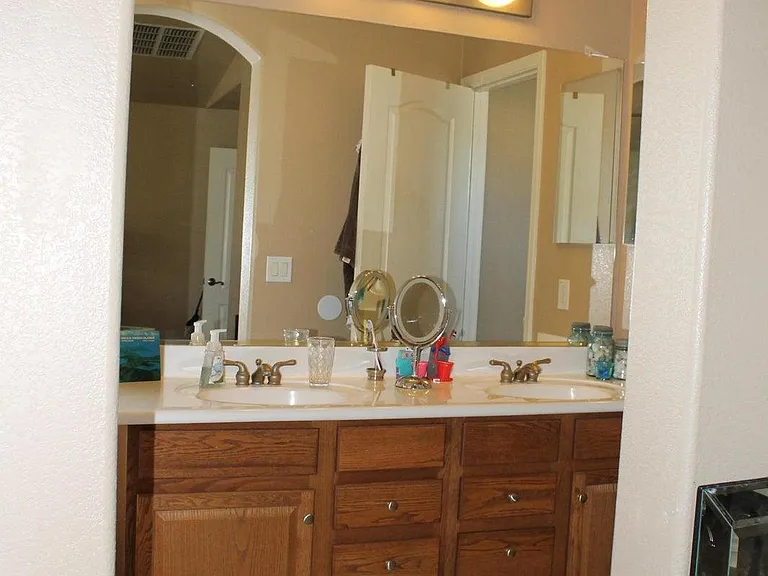 2421 W Silver Sage Ln — Photo 17