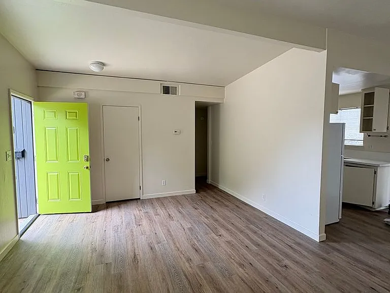 406 Scripps Dr — Photo 7