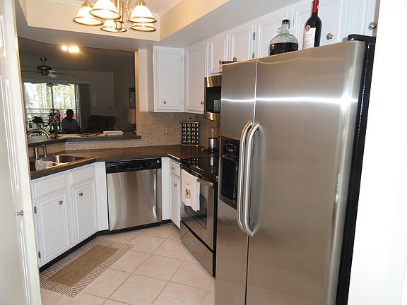 3rd image of 765 Wiggins Lake Dr APT 105