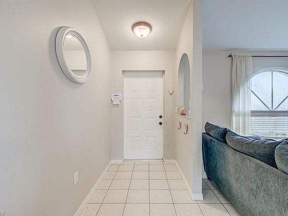 4th image of 18037 Phlox Dr