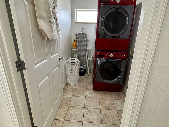 5th image of 712 N Tiffany Dr #2