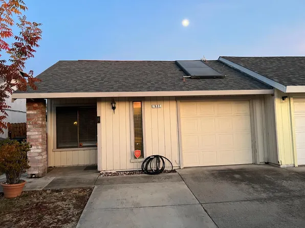 7605 W Lakewood Park Dr, Sacramento, CA 95828