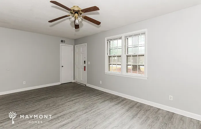 1808 Laredo Dr — Photo 4