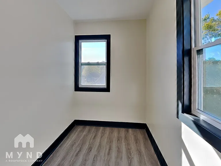 631 Windsor St SW — Photo 19