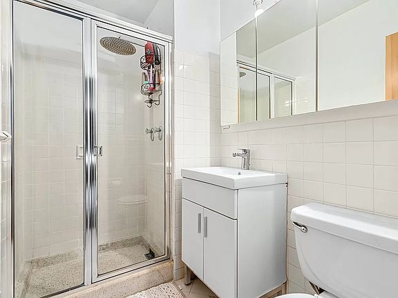 5th image of 1619 3rd Ave APT 6H