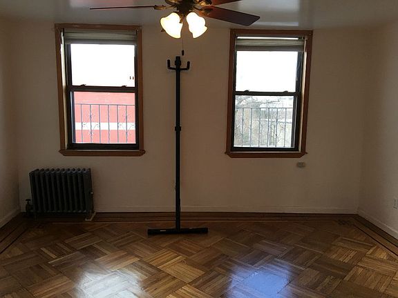 2nd image of 400 Van Brunt St #3
