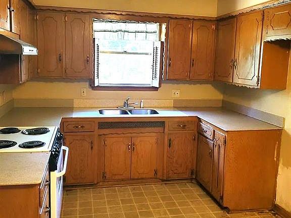 3rd image of 905 Shalimar Dr
