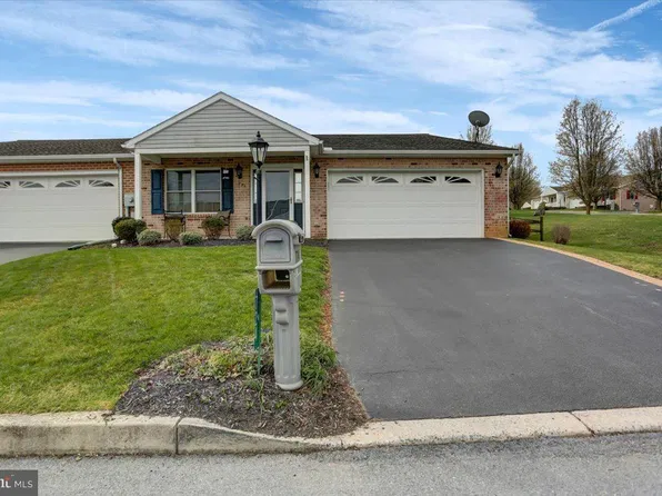724 Fir Spring Dr, Waynesboro, PA 17268