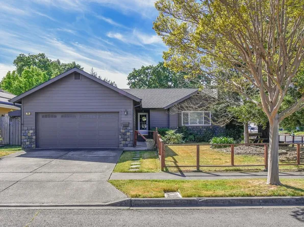 741 William Court, Napa, CA 94558