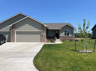 10526 W Wilkinson St, Maize, KS 67101