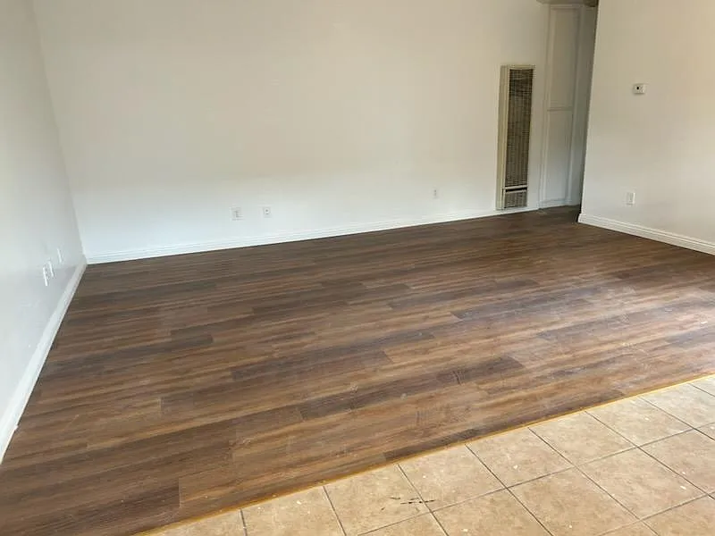 2 bed, 900 sqft, $2,100 — Photo 4