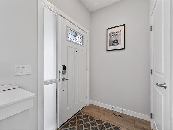 3rd image of 442 S Hillcrest Rd SW