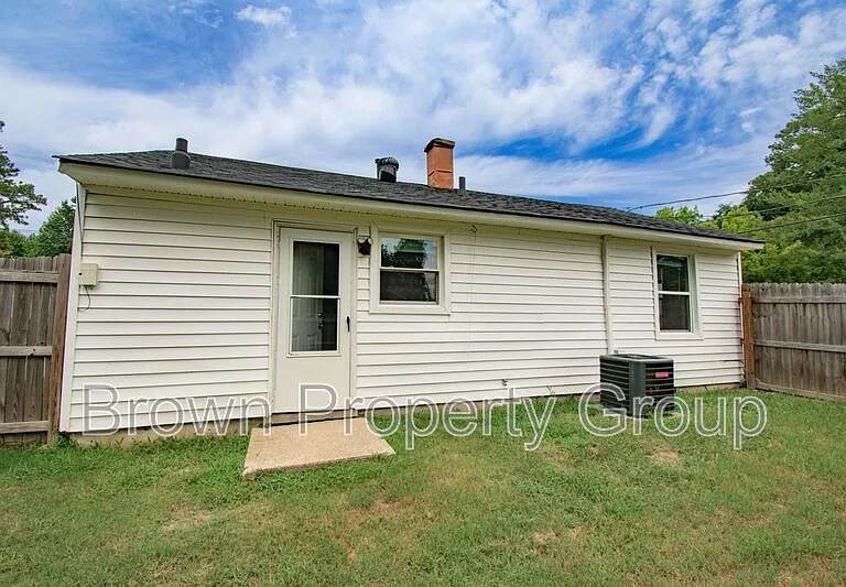 1401 Thelbert Dr — Photo 13