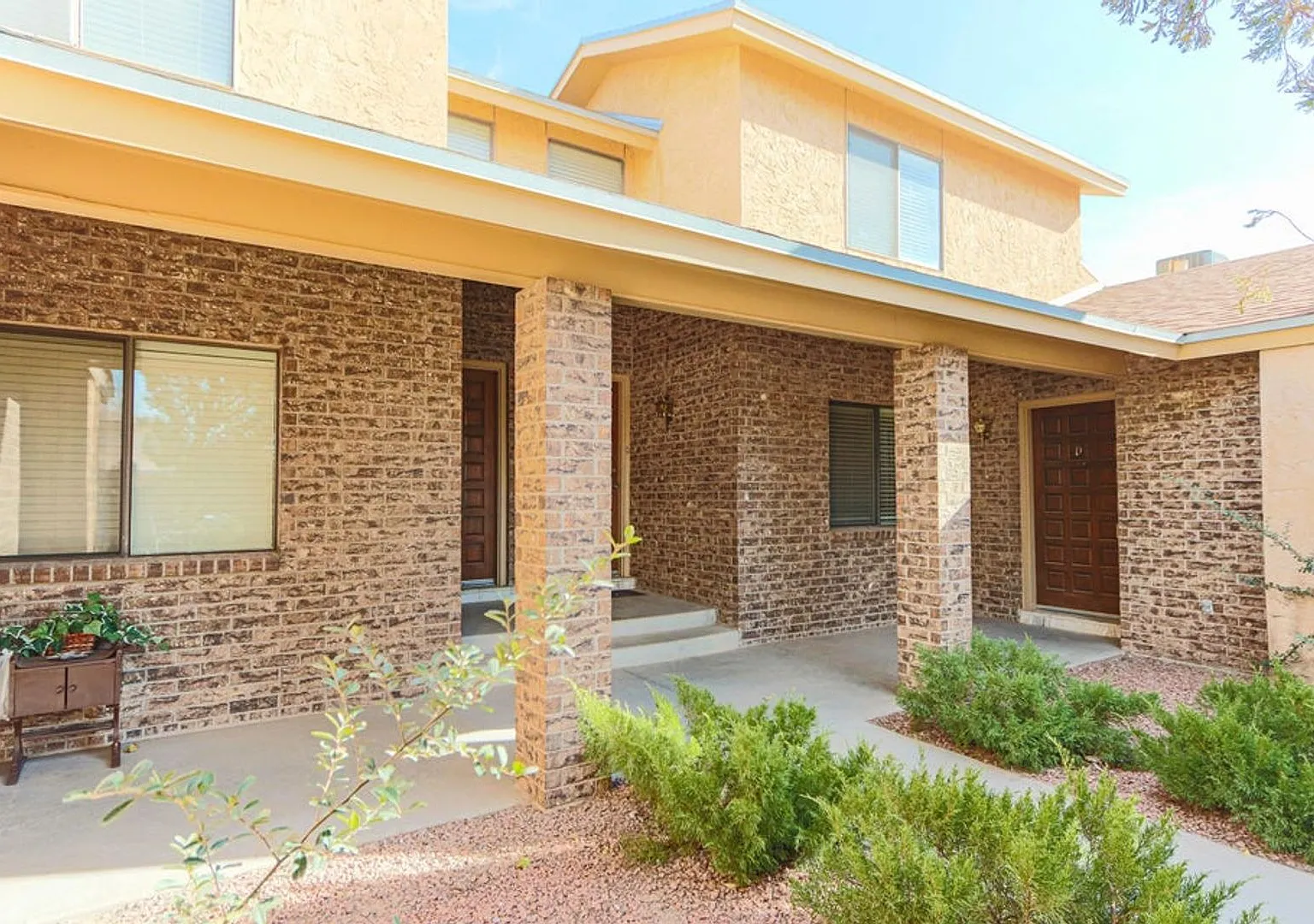 Cozy Townhome off Lee Trevino! — Photo 1