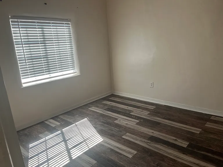 Renovated, Loaded, 1 Bedroom w/ Custom Touches — Photo 8