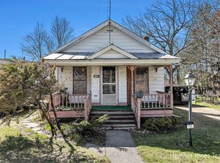 115 S Irving St, Greenville, MI 48838