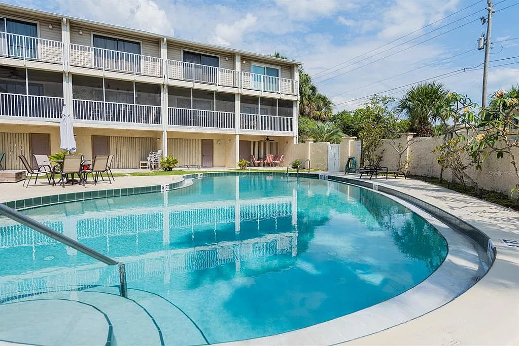 2 bed, 2.5 bath, 1106 sqft, $2,400 — Photo 1