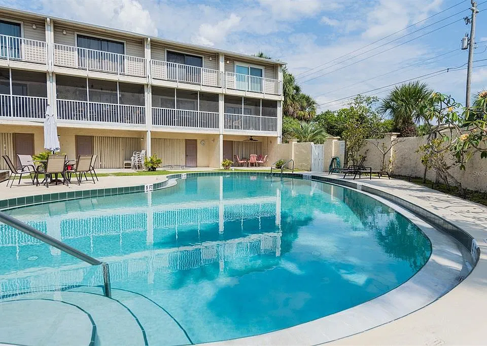 4001 Gulf Dr #110