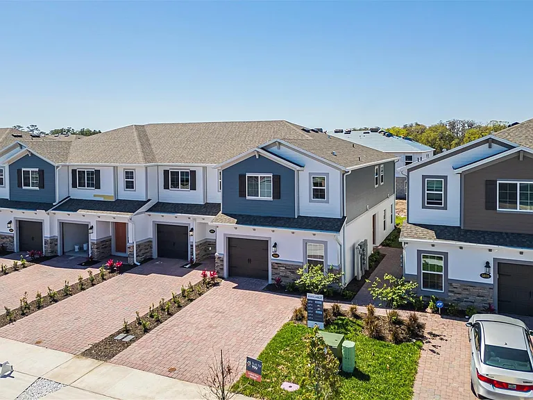 5082 Rain Shadow Dr — Photo 3