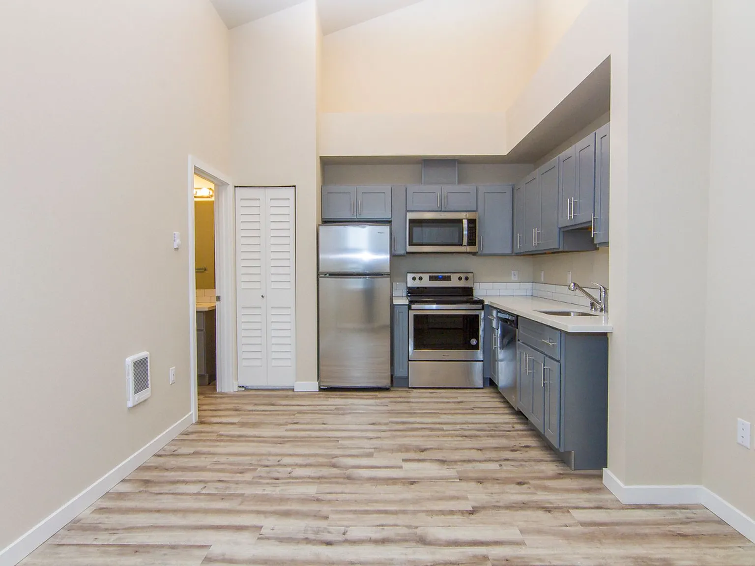 Modern w/ Natural Light & 9' Ceilings in Tacoma! — Photo 3