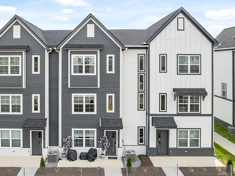 700 N Dupont Ave #322 — Photo 11