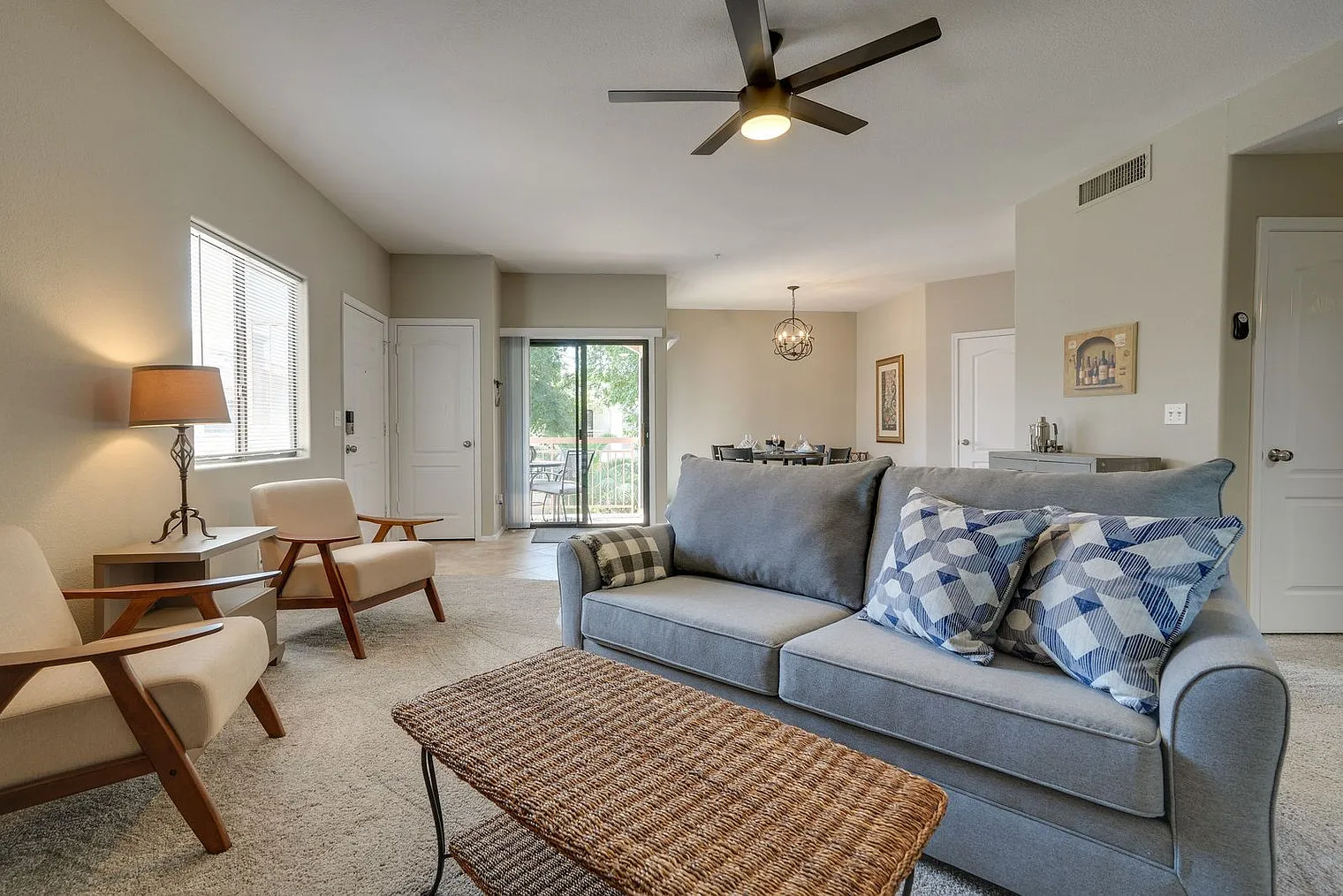 2 bed, 2.0 bath, 1119 sqft, $2,091 — Photo 1
