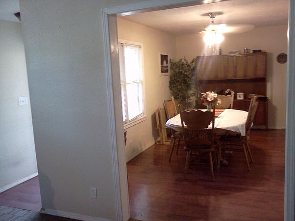 3rd image of 18090 Clayton Cir