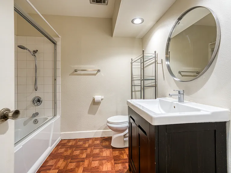 1101 W Macarthur Blvd #271 — Photo 12