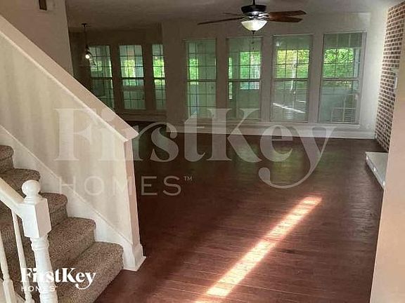3rd image of 2522 Halcyon Way