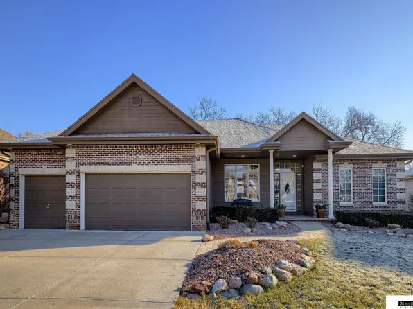 8113 S 103rd St, La Vista, NE 68128