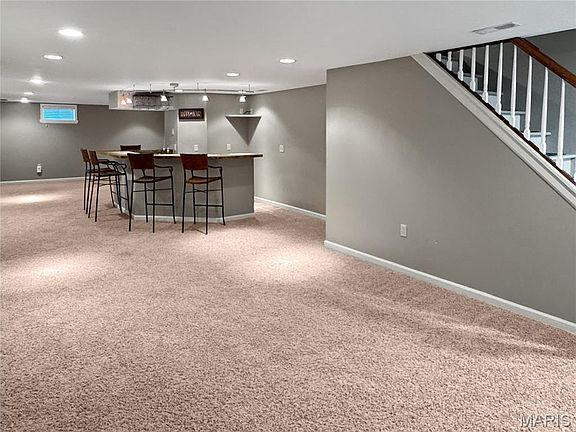 4th image of 720 Linwood Blvd