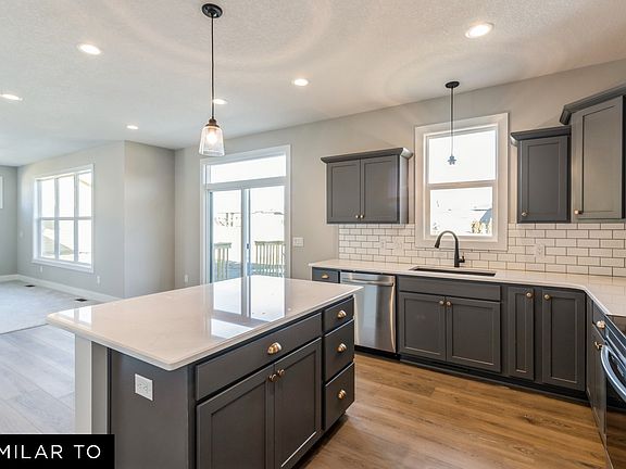 5th image of 2720 SE Florence Dr