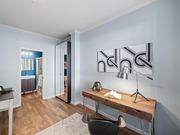 4th image of 728 City Walk Pl APT 6