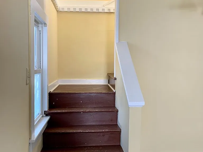 1002 Fisher St — Photo 7