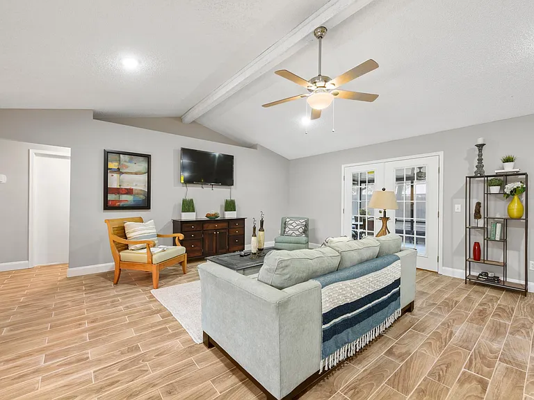 11530 Sweetwater Oaks Dr W — Photo 2