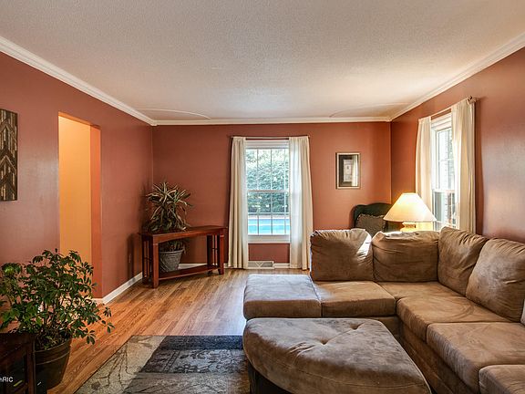 5th image of 101 Cascade Dr