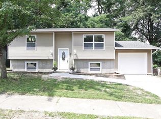 4422 Delta Queen Ln, Godfrey, IL 62035