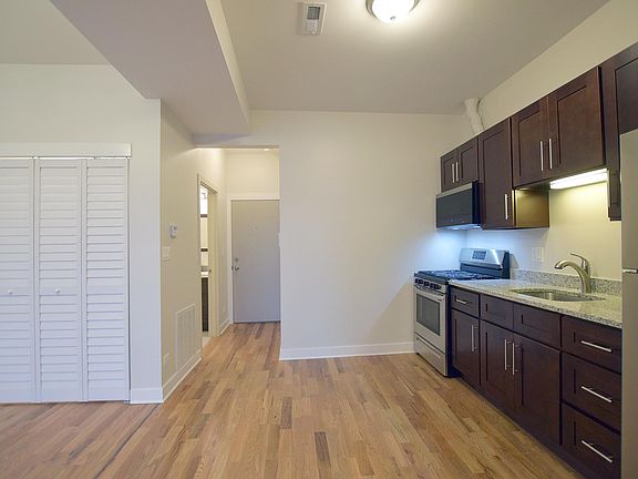 2nd image of 3804 W Montrose Ave #202