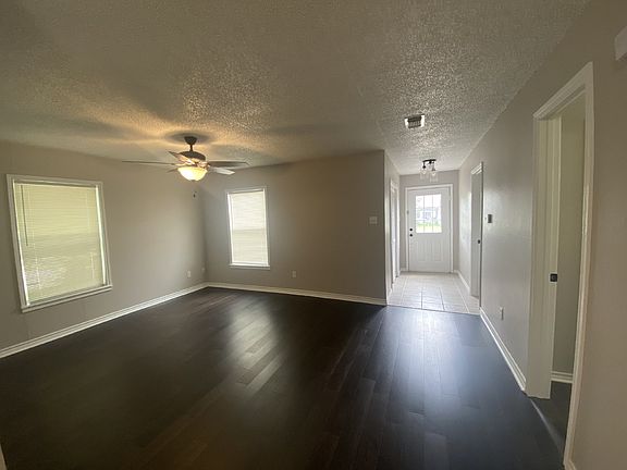 3rd image of 807 W Shirley St
