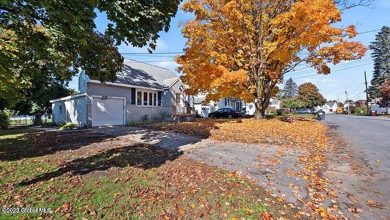 4th image of 3243 Harold Street