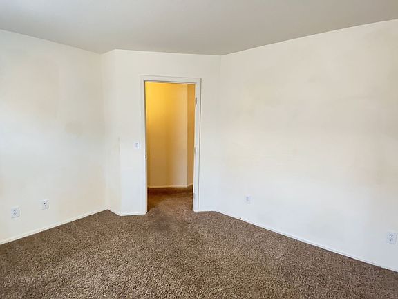 5th image of 10967 W Sheridan St
