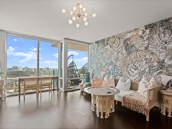 5th image of 300 Bowie St APT 3806