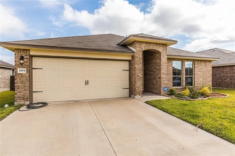 3 bed, 1529 sqft, $2,099 — Photo 3