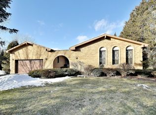 194 Dundee Rd, Inverness, IL 60010