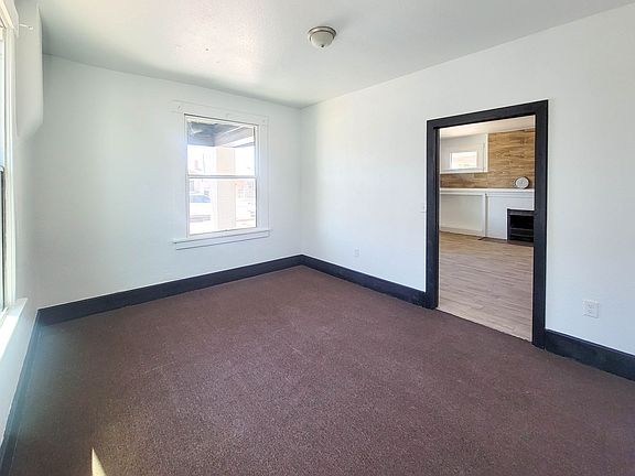 4th image of 3411 Montana Ave