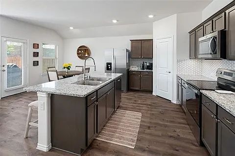 5th image of 8016 Gallup Ave